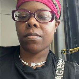 Meet your Posher, Veronica